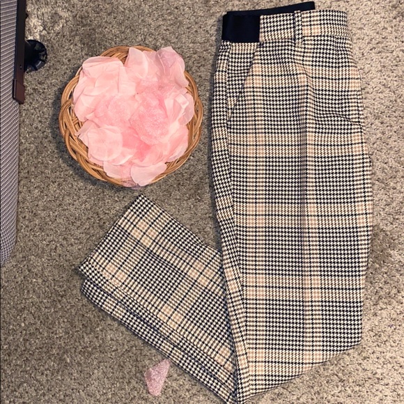 H&M DRESS PANTS. - Picture 1 of 5